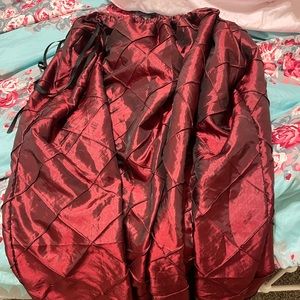 Damsel in this dress skirt